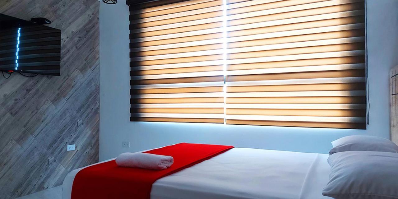 Hotel Murali - Cerca Del Aeropuerto De Guayaquil Extérieur photo