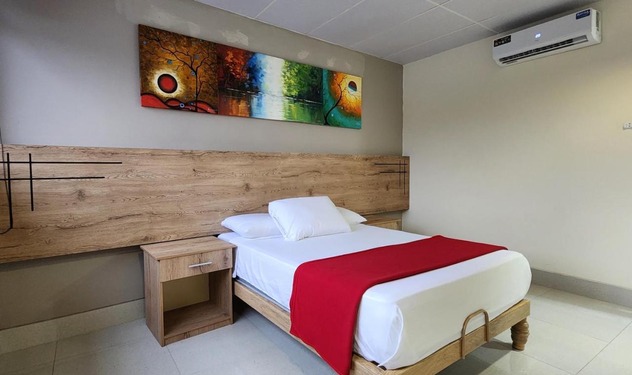 Hotel Murali - Cerca Del Aeropuerto De Guayaquil Extérieur photo
