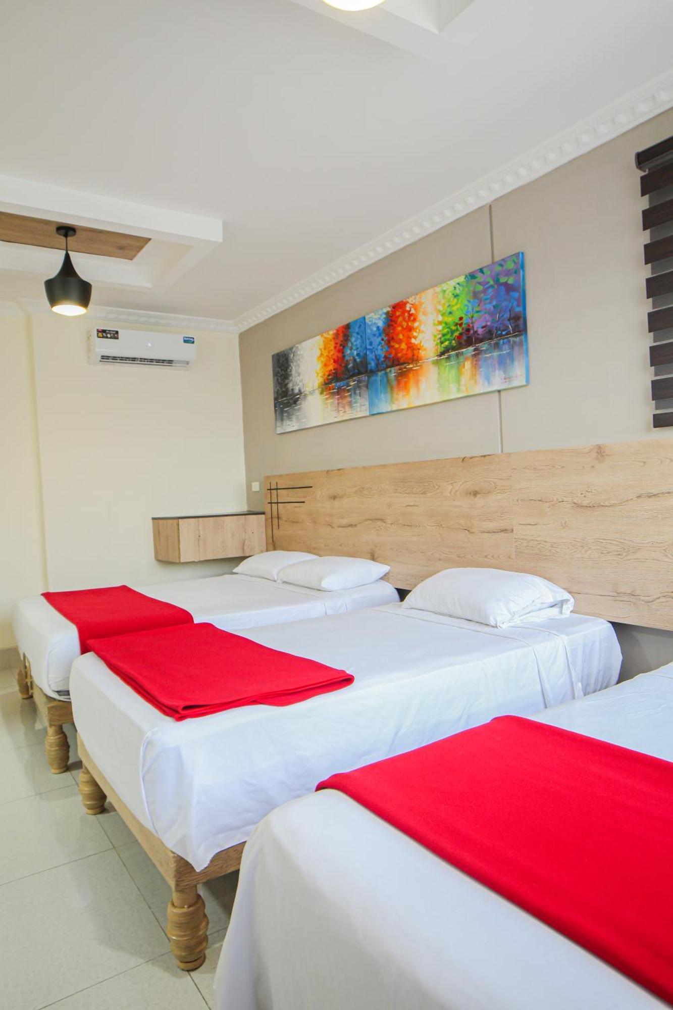 Hotel Murali - Cerca Del Aeropuerto De Guayaquil Extérieur photo